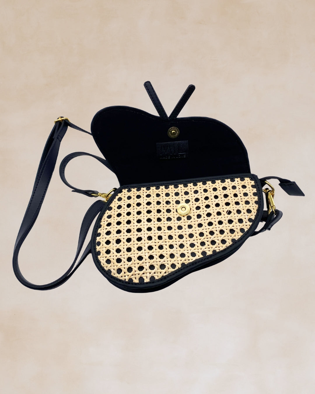 Huni – Handcrafted Woven Crossbody Bag