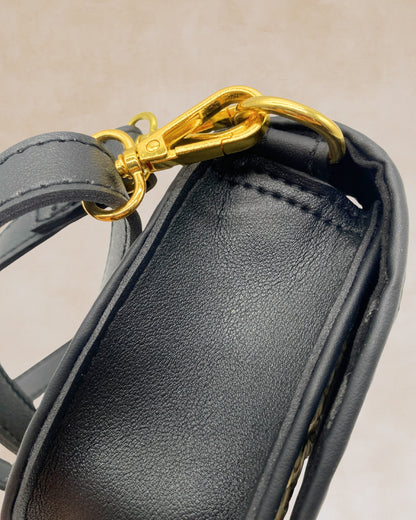 Huni – Handcrafted Woven Crossbody Bag