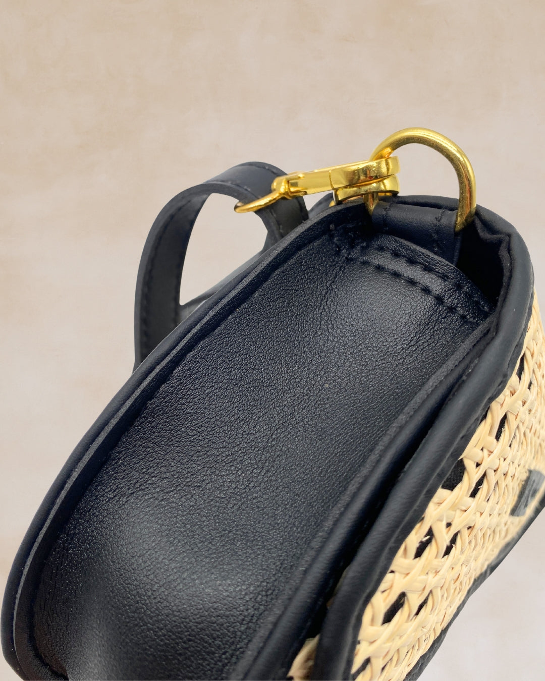 Huni – Handcrafted Woven Crossbody Bag